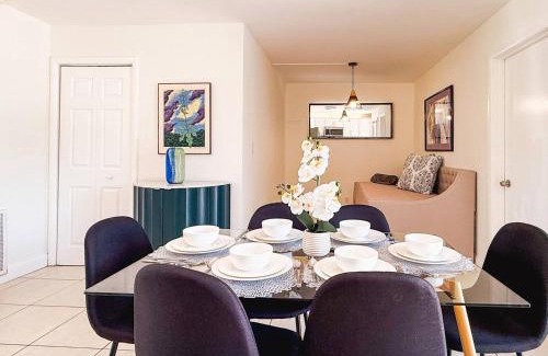 Fort Lauderdale Casa | Chic Fort Lauderdale Escape Pool Lake Views