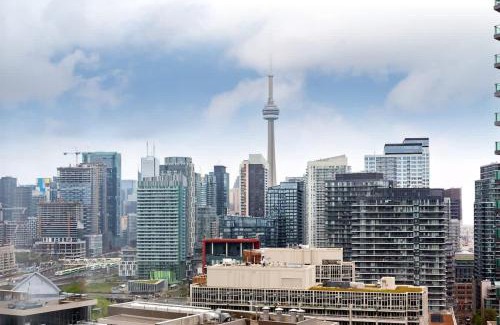 Fort York Apartamento | Chic Fort York Studio Cozy Retreat in Downtown TO