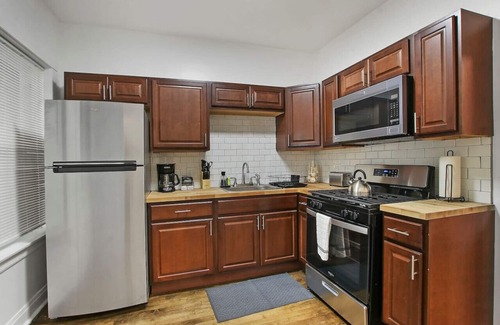 Avondale Apartamento | Chic 2BR Haven: Fully Furnished
