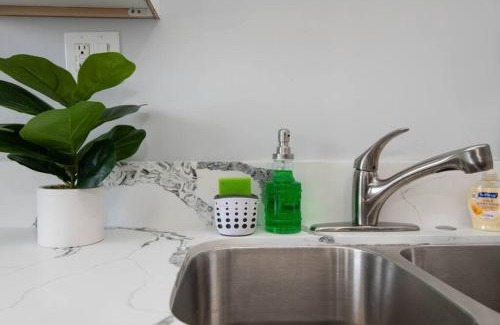Los Angeles Apartamento | Chic Getaway Cozy Comfortable and Convenient with Two Bedrooms