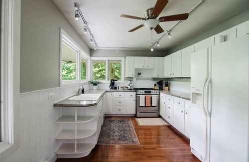 Petoskey Casa | Chic Golf Course Escape W/Hottub