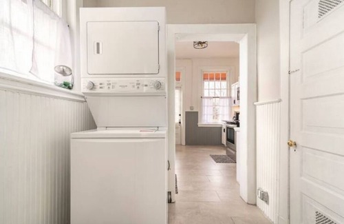 Danville Apartamento | Chic Haven: 2b/1bath in the Heart of Danville