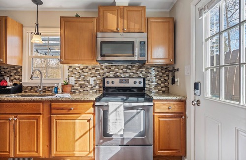 Woodcrest Casa | Chic Haven, Heart of Raleigh w/ Parking
