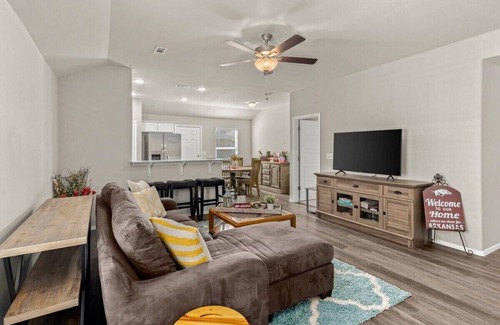 Fayetteville Casa | Chic Haven Near U of A & Baum Stadium