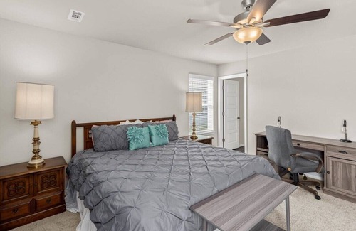 Fayetteville Casa | Chic Haven Near U of A & Baum Stadium