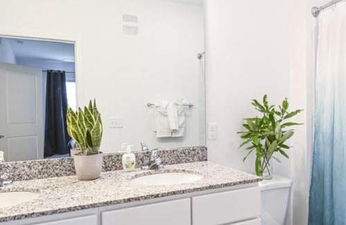 Orange Park Apartamento | Chic Haven - Pool Bliss - Near Beach - 9304