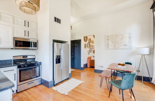 New Albany Apartamento | Chic & Historic Apartment ~ 6 Mi to Louisville!