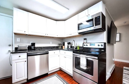 Wilmington Apartamento | Chic Historic apartment- King Bed, Fast WiFi, close to Downtown!