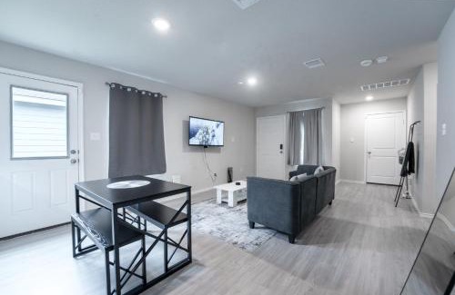 San Antonio Casa | Chic Home near Botanical Garden