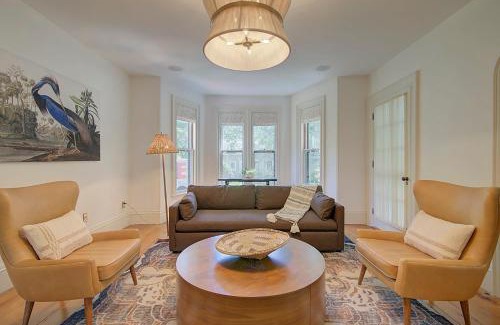 Yarmouth Port Casa | Chic Home Short Drive to Gray's Beach
