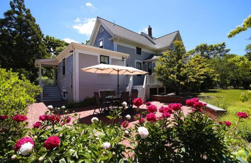 Yarmouth Port Casa | Chic Home Short Drive to Gray's Beach