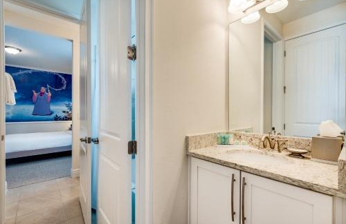 West Kissimmee Casa | Chic Home With Mini Soccer Field, Golf Near Disney With Waterpark & Resort Access At Encore Resort - 7715Ff