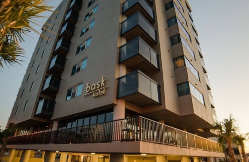 Morehead City Apartamento | Chic hotel suite with fitness room and WiFi in beautiful Downtown Morehead City