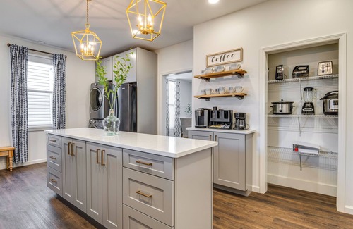 Downtown Indianapolis Cabaña | Chic Indianapolis Home w/ Patio < 2 Mi to Downtown