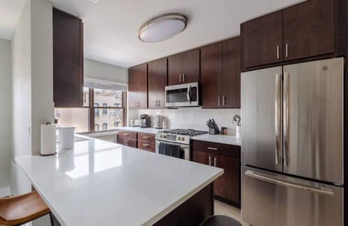 South Evanston Casa | ✨Chic|Luxurious|2BR|Trendy|Evanston Next To Beach✨