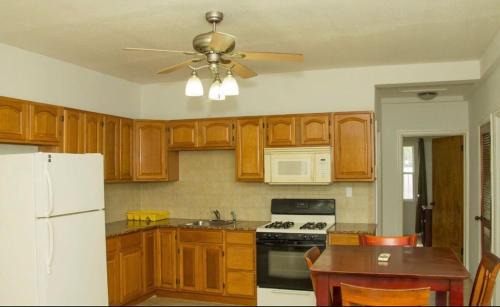 Dickenson Bay Apartamento | Chic & Luxurious Flat