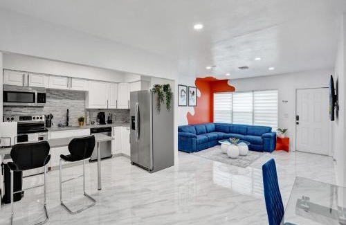 Golden Glades Casa | Chic Miami Escape- 4 Bedrooms, Game Room, Fire Pit, Pergola
