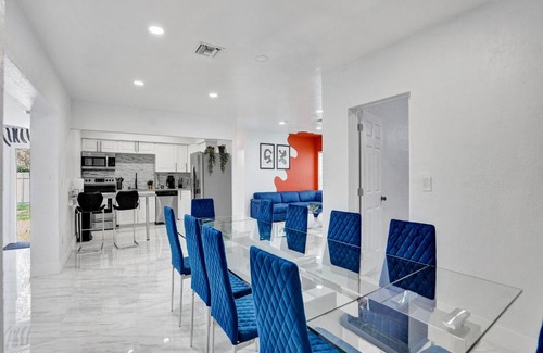 Golden Glades Casa | Chic Miami Escape- 4 Bedrooms, Game Room, Fire Pit, Pergola