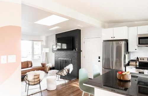 Alta Vista Area Casa | Chic Mid-Century Home Near Olde Town Arvada