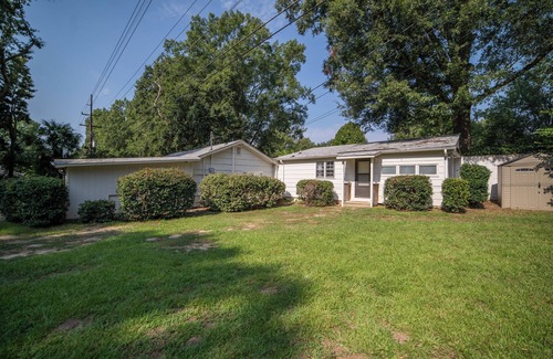 Columbia Casa | Chic Mid Century Hub