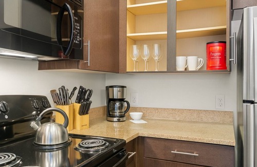 Five Points South Apartamento | Chic Mid-Rise Apartment | 2BR Getaway