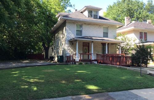 Memphis Casa | Chic Midtown 6BR Main house and 3BR Cottage
