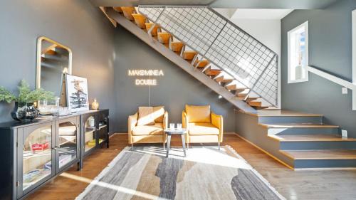East Market District Apartamento | Chic Modern Condo in the Vibrant NuLu District