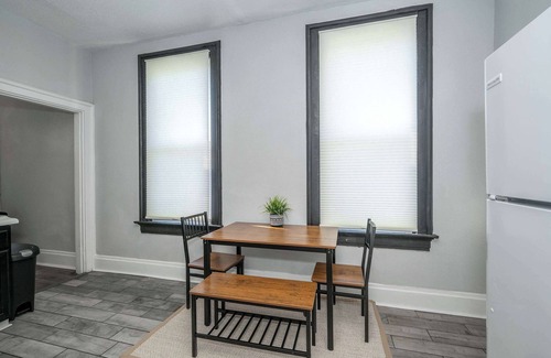 Walnut Hills Casa | Chic Modern Gem w/ Style Suites