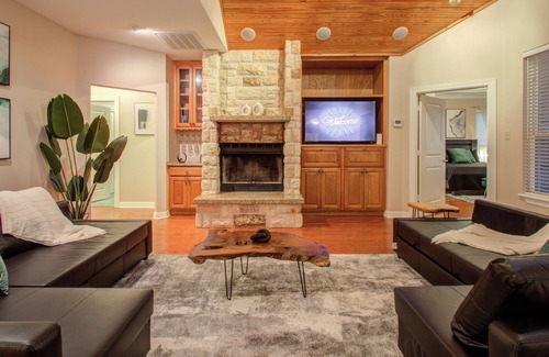 Pointblank Casa | Chic & Modern Getaway Ranch-Lake Livingston View! Houston/Dallas/Austin Getaway