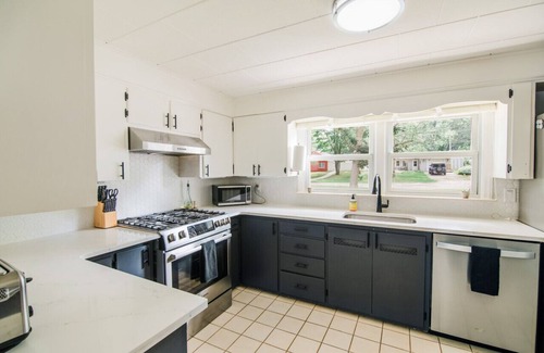 Traverse City Casa | Chic Modern Home: Private Yard & Hot Tub!