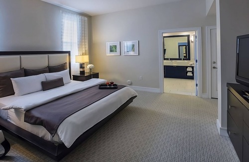 Ludlam Hotel | Chic & Modern Living in Miami! Outdoor Swimming Pool + Spa