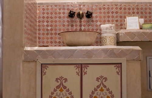 Mechouar-Kasbah Cama Y Desayuno | Chic Moroccan Riad with an indoor pool in the heart of Marrakech Medina, Morocco