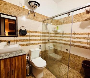 Kandaghat Apartamento | Chic Mountain Home - Peaceful Stay with Mountain & Valley View