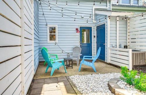 Murrells Inlet Casa | Chic Murrells Inlet Getaway about 2 Mi to Marsh Walk!
