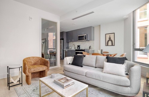 NoMa Apartamento | Chic NoMa Jr 1BR w/ W/D, Concierge & Gym, nr Metro, by Blueground