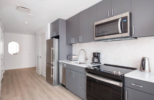 NoMa Apartamento | Chic NoMa Jr 1BR w/ W/D, Concierge & Gym, nr Metro, by Blueground