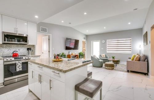 North Miami Casa | Chic North Miami House about 7 Mi to Hard Rock Stadium