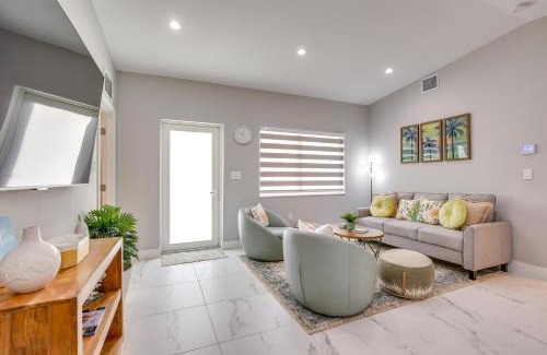 North Miami Casa | Chic North Miami House about 7 Mi to Hard Rock Stadium