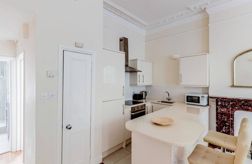 Campden Apartamento | Chic Notting Hill, walk to Market & Kensington Gardens, by Blueground