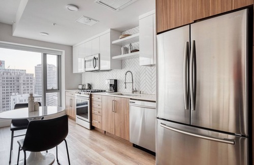 Downtown Oakland Apartamento | Chic Oakland 1BR w/ Gym, Pool & Coworking, walk to BART, by Blueground