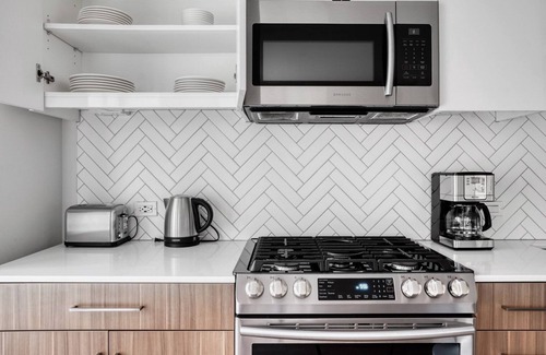 Downtown Oakland Apartamento | Chic Oakland 1BR w/ Gym, Pool & Coworking, walk to BART, by Blueground