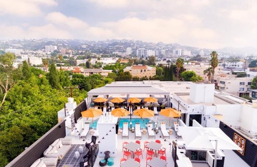 Tri-West Apartamento | Chic Oasis in West Hollywood's Heart! 3 Units w/Balconies! Pool & Tennis Court!