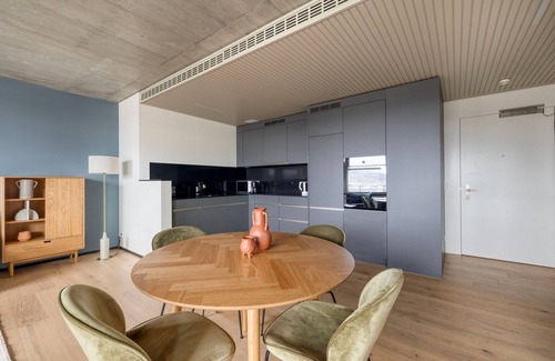Seebach Apartamento | Chic Oerlikon 1BR w/ Storage & W/D, nr Market & Tram, by Blueground