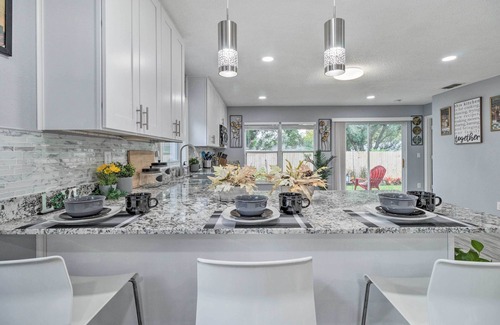 Signal Hill Casa | Chic Orlando Family Getaway w/ Fenced Yard!