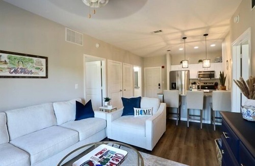 Oxford Condominio | Chic Oxford Condo Getaway with 2 Suites!