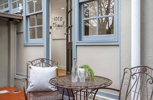 Woollahra Apartamento | Chic Pied-à-Terre + Private Courtyard near Bondi