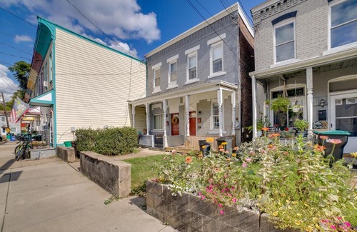 Millvale Casa | Chic Pittsburgh Townhome with Private Deck!