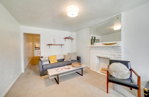 Millvale Casa | Chic Pittsburgh Townhome with Private Deck!