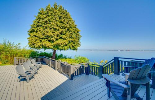 Port Angeles Casa | Chic Port Angeles Home with Oceanfront Balcony!