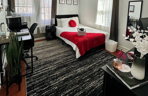 Hicksville Cabina | 💎 Chic Private Room 🛜 Fast Wi-Fi 👣Near LIRR & Shops